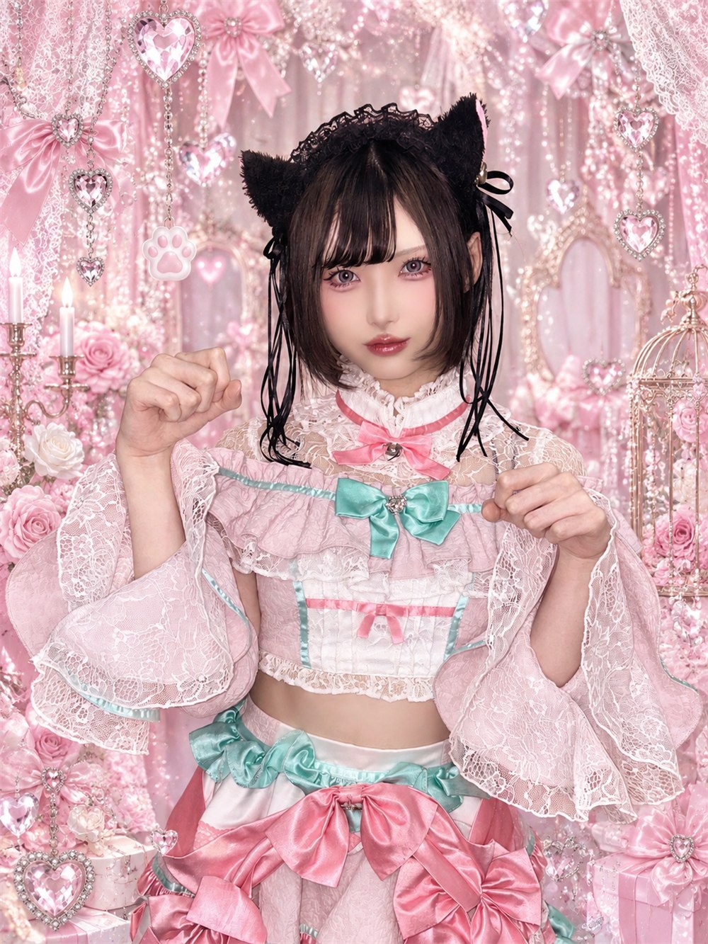 ピンクと水色のリボンをあしらった猫耳オリジナル制服